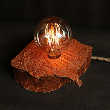 Потолочная люстра из цельного ствола дерева со встроенной светодиодной лентой
