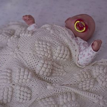 Плед крючком для новорожденных: схемы красивые и простые для начинающих