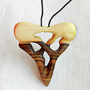 Pendant-Amulet of wood 