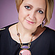 Украшения ручной работы Handmade Болдырева Евгения EvgeniyaB\r\nКомплект "Самоцветы России" с чароитом, родонитом и аметистом, кулон и серьги\r\nФото на модели. Фотограф Оксана Власова