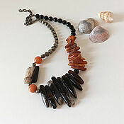 Necklace with slice of agate, moonstone, and obsidian