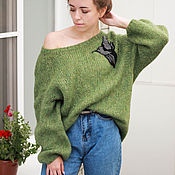 Oversayz sweater. Knitted sweater