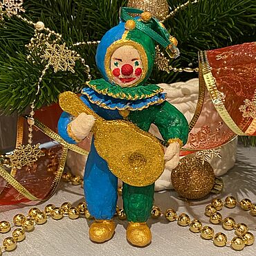 Сувениры и подарки ручной работы. Ярмарка Мастеров - ручная работа Ёлочная игрушка из ваты «Арлекин с гитарой». Handmade.