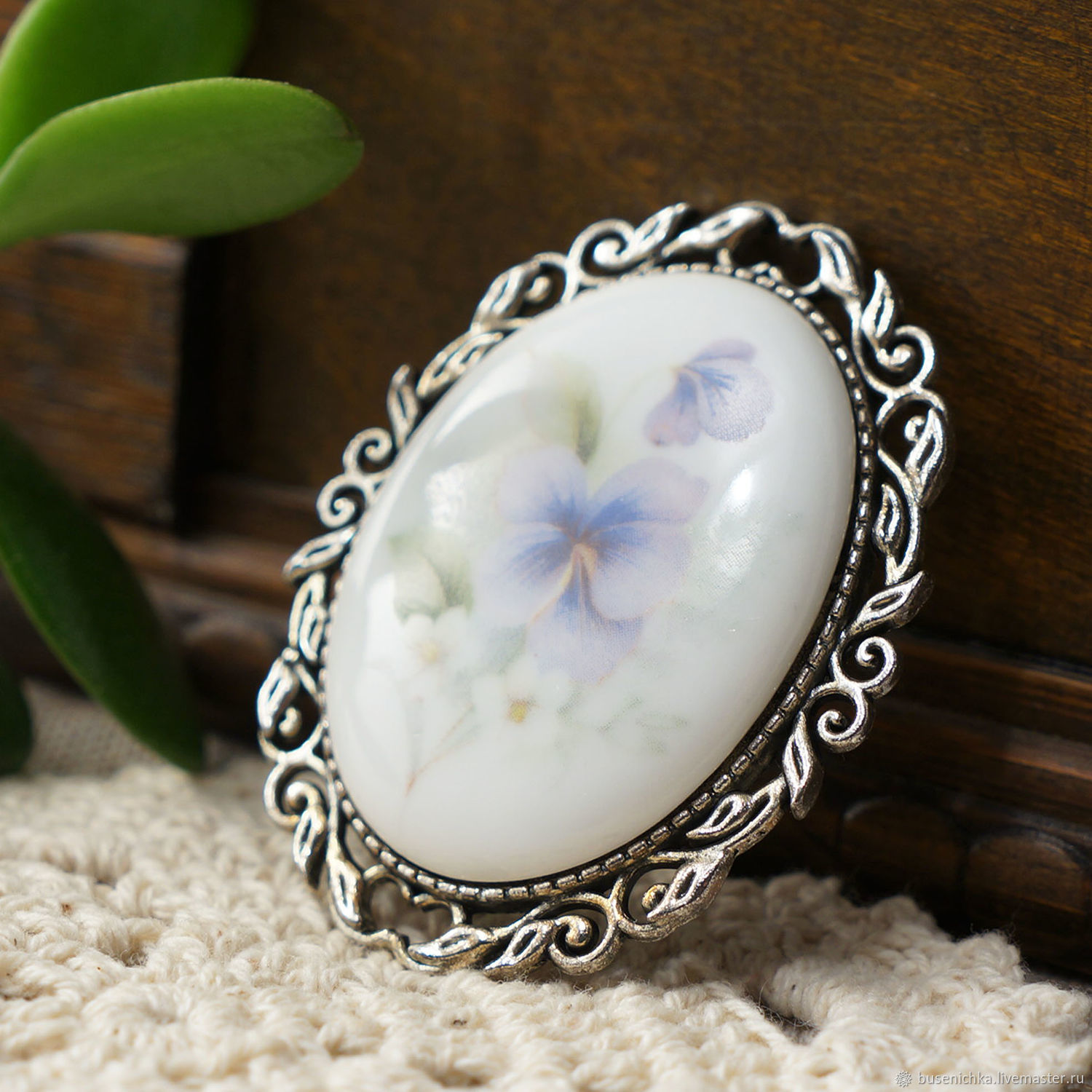 фарфоровые броши. бижутерия из холодного фарфора. винтажная фарфоровая брошь. фарфоровые брошки. фарфоровые броши.