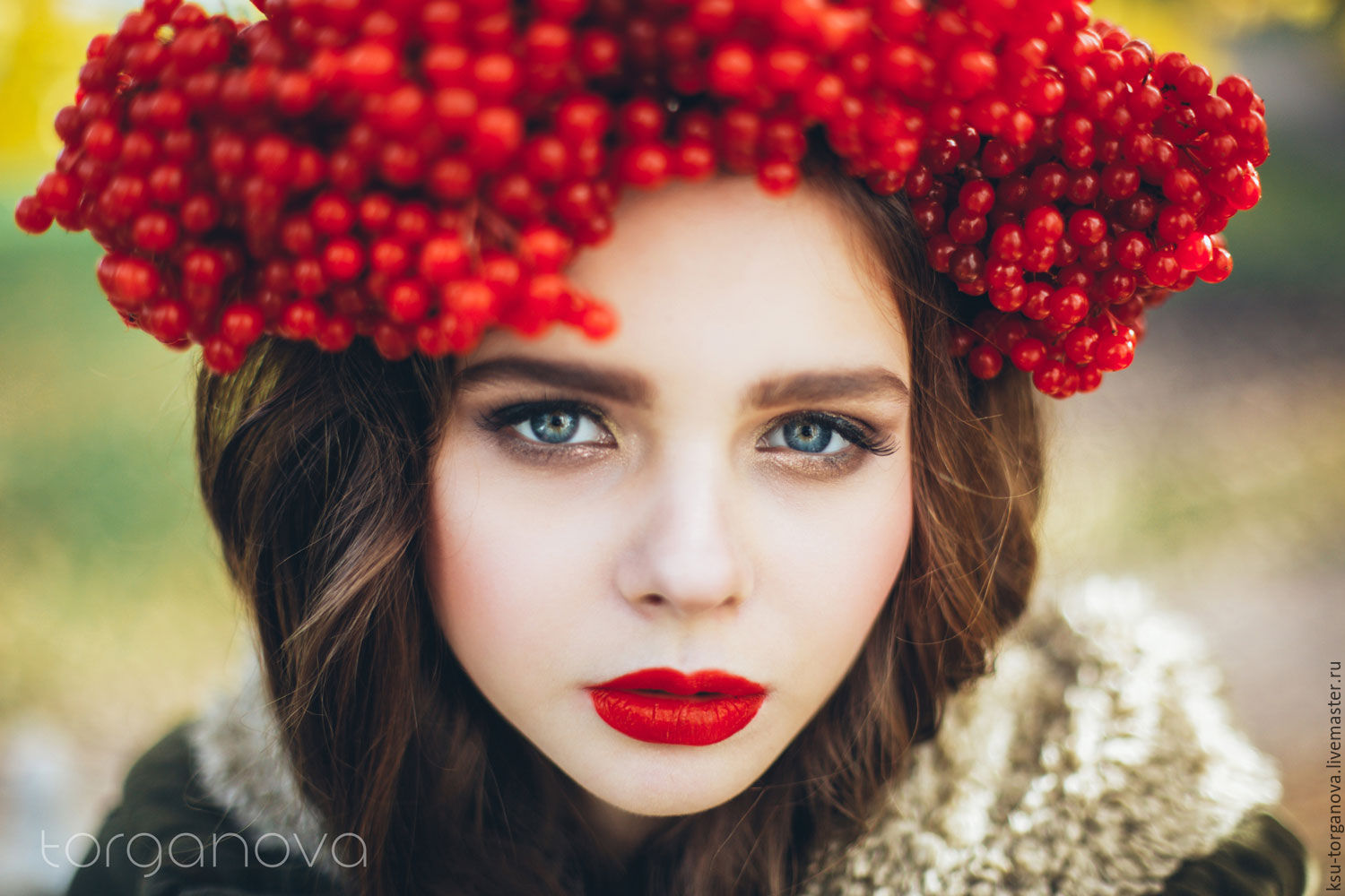 Картинки девушка с ягодами