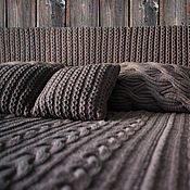 Carpet knitted round wool blend blue chocolate