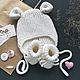 Шапка детская вязаная с ушками, пинетки вязаные, белый. Шапки. SleepyToys (newborn photoprop). Ярмарка Мастеров.  Фото №4