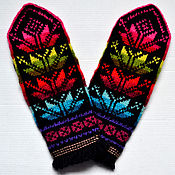 Женские вязаные перчатки ручной работы с орнаментом