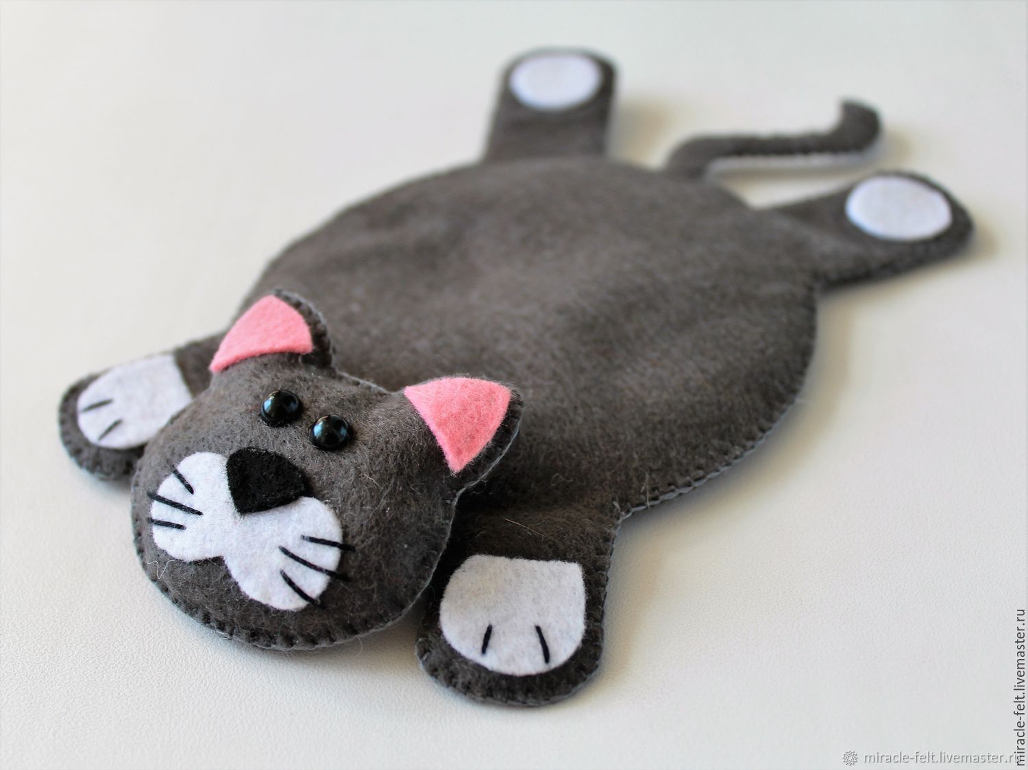 Кошачья лапка из фетра