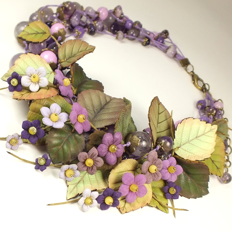 Happy Valley Lilac. Necklace, flowers made of genuine leather, Necklace, St. Petersburg,  Фото №1