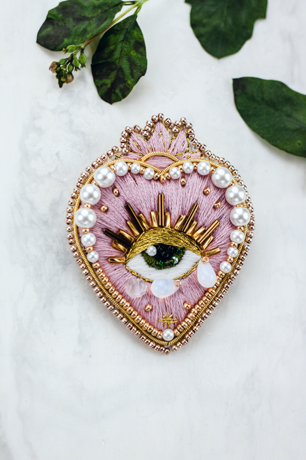 Sacred heart брошь