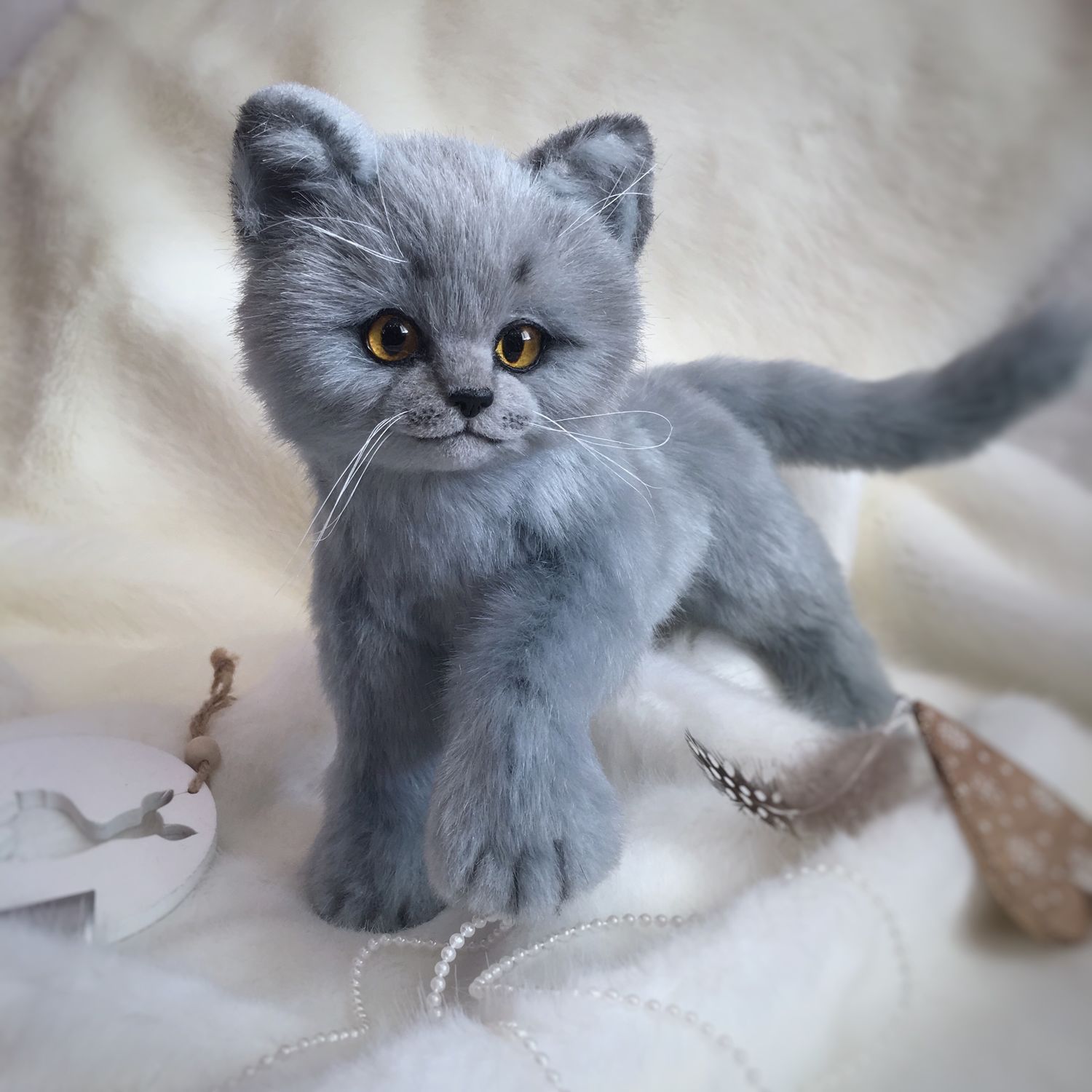 Котенок реалистичная игрушка из меха