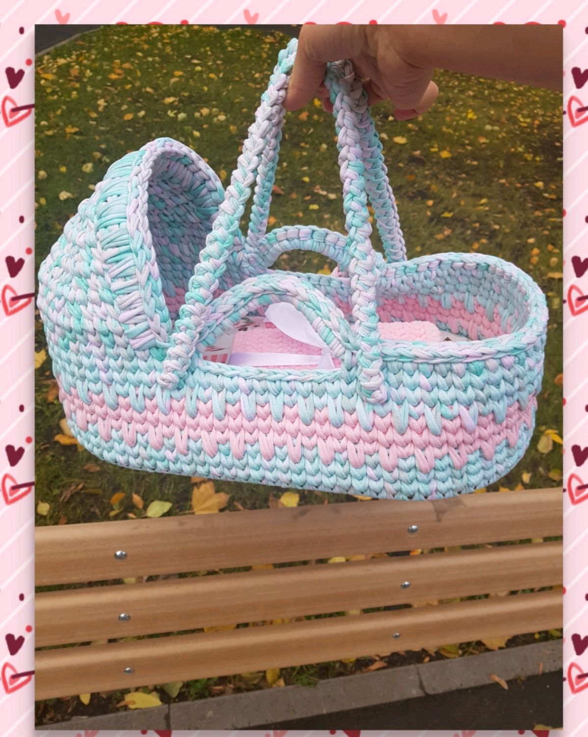 Вязаная люлька для новорожденных. Вязаные переноски для новорожденных. Связать переноску для кукол. Вязаная люлька для новорожденных. Люлька переноска для куклы из трикотажной пряжи.