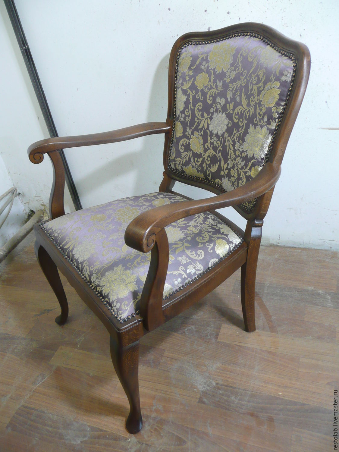 Реставрация деревянного кресла. Кресла Козелкин Винтаж. Старое кресло. Старое кресло с деревянными подлокотниками. Кресло "Стар".