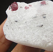 Корунд (рубин) крупные кристаллы. Лот 3 образца