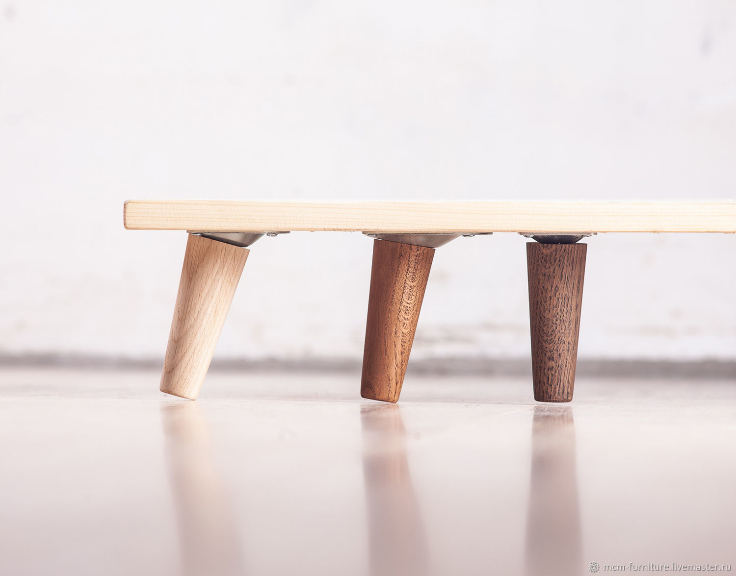 Столик на трех ножках деревянный своими руками