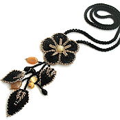 Collar with butterflies black