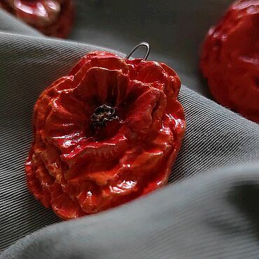 Украшения ручной работы. Ярмарка Мастеров - ручная работа Кулон "red poppy " керамика, глазурь. Handmade.
