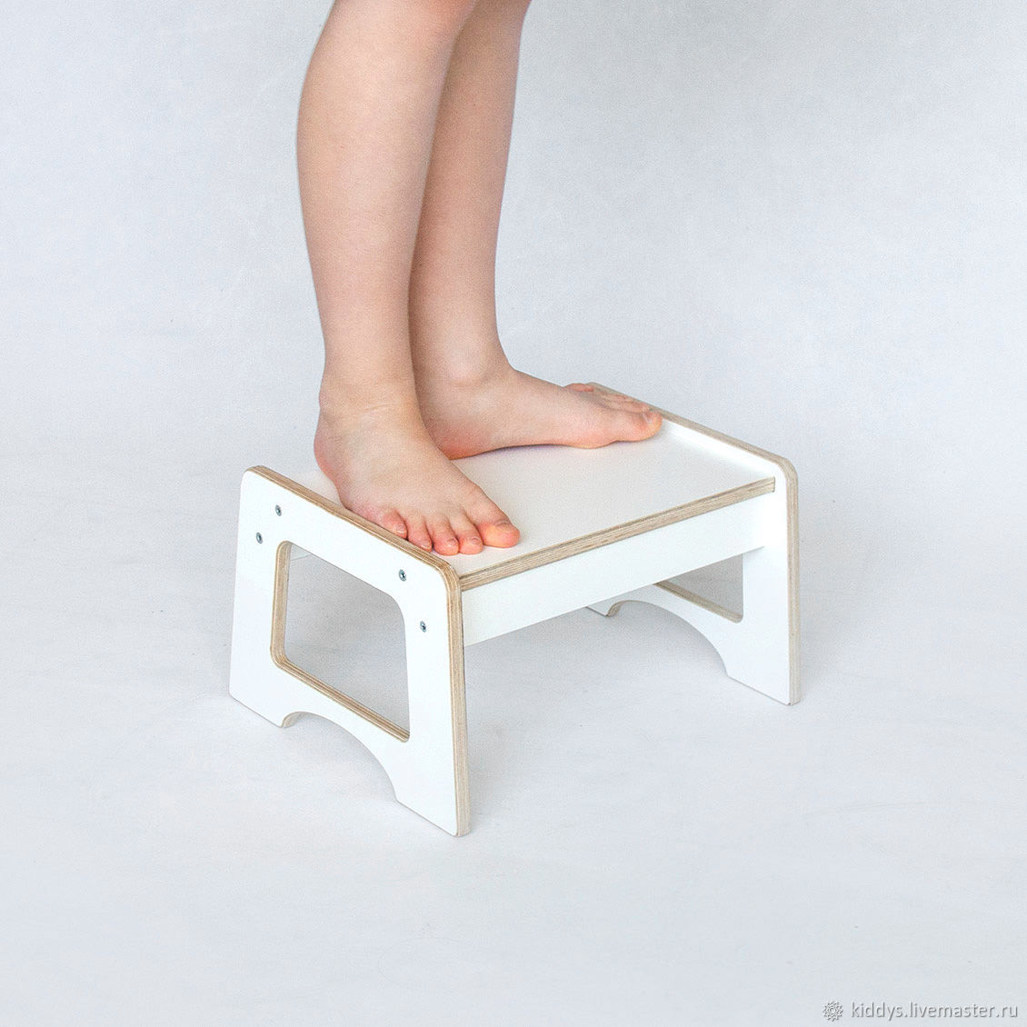  подставка ступенька для малышей, деревянная, белая  в .
