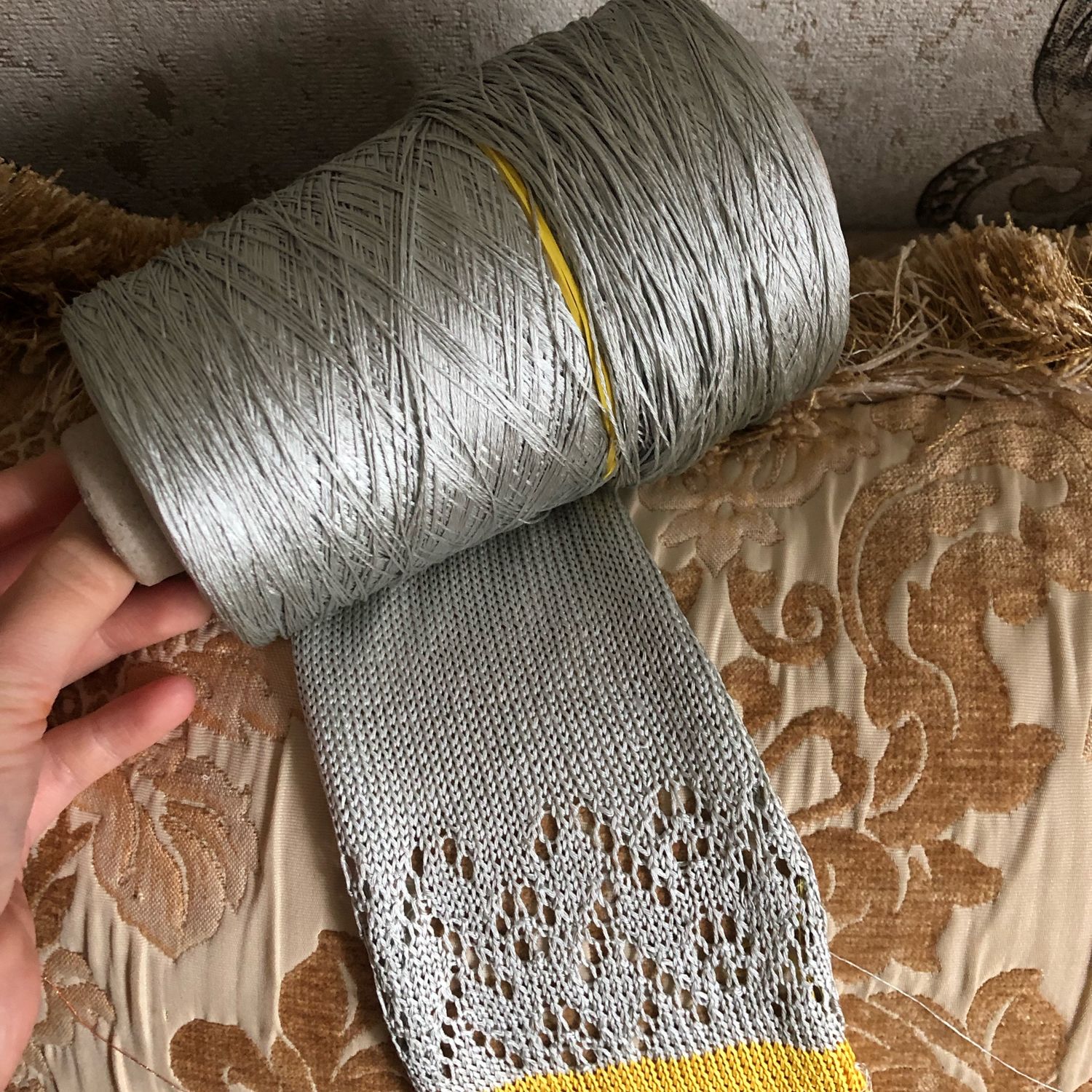Пряжа silk купить. Пряжа (100% шелка; 290 м/50 г). Пряжа шелк. Шелковые нитки для вязания. Шелковые нитки для вязания спицами.