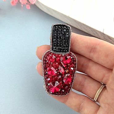Украшения ручной работы. Ярмарка Мастеров - ручная работа Брошь лак. Handmade.