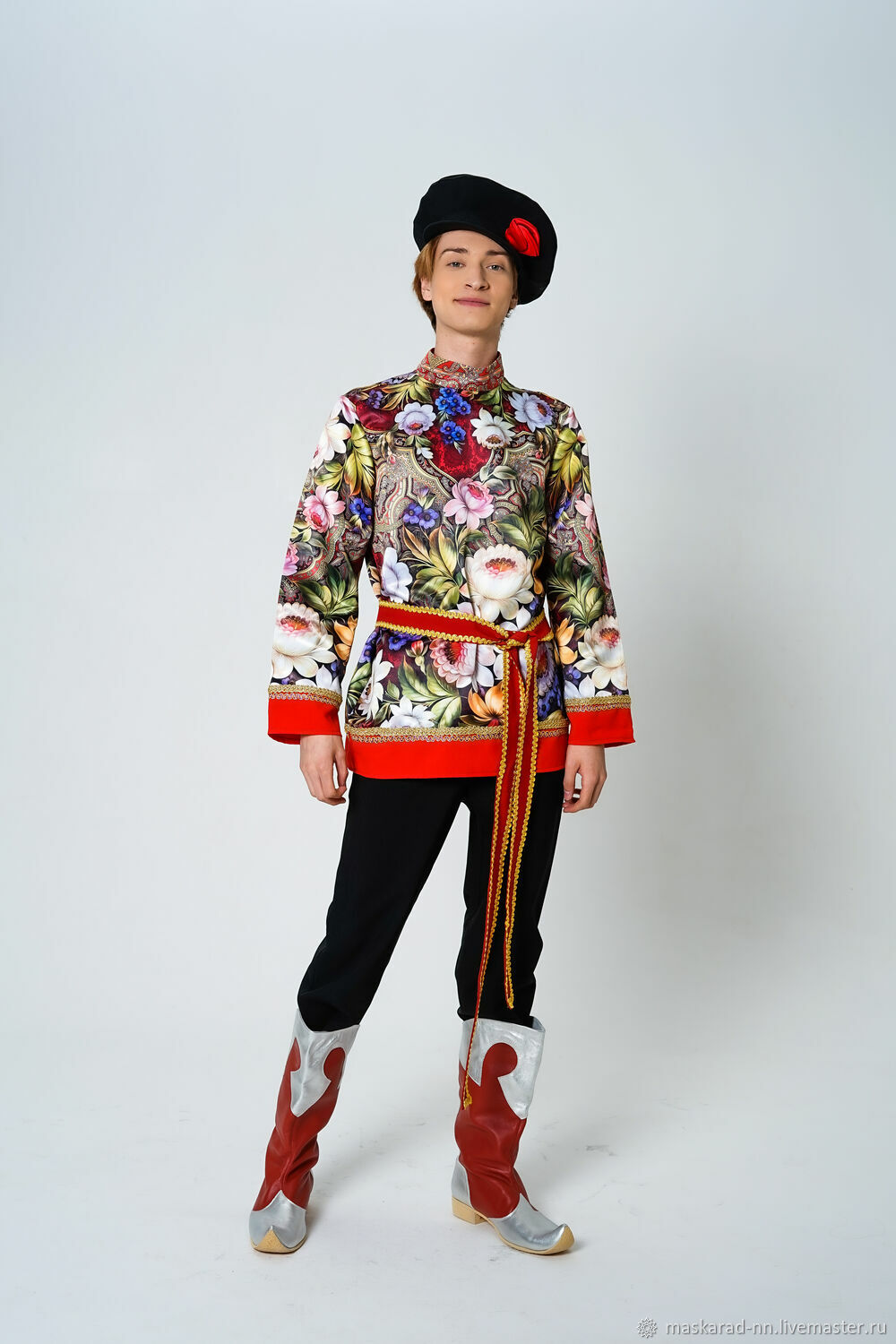 Раскраска Русский народный костюм