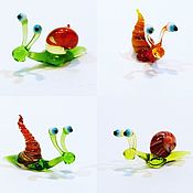 Куклы и игрушки handmade. Livemaster - original item Collectible micro figurine made of colored glass Snail Baba Zina. Handmade.