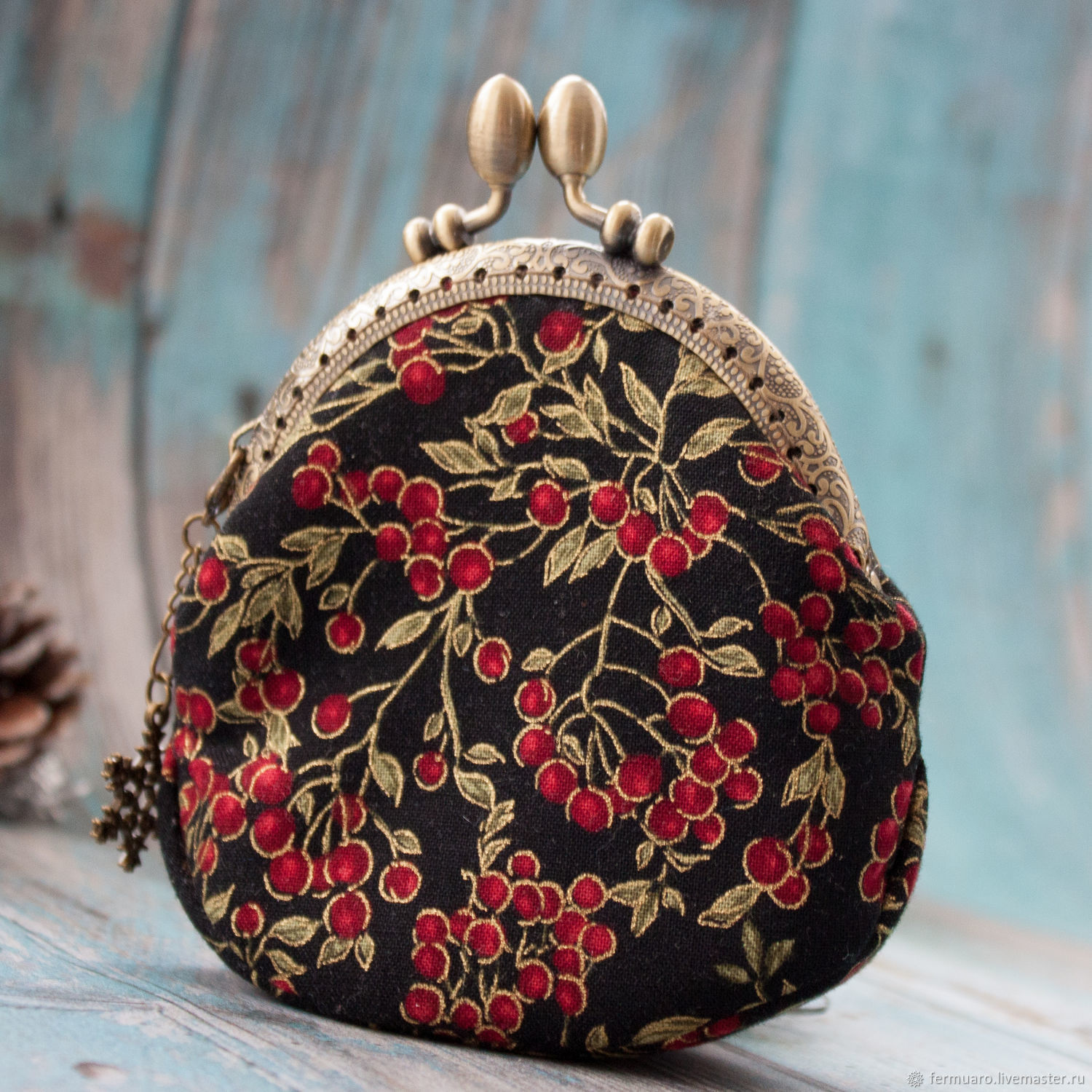 Buy Berries purse with clasp t