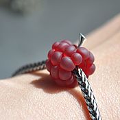 Украшения ручной работы. Ярмарка Мастеров - ручная работа Bead charm for Raspberry bracelet. Handmade.