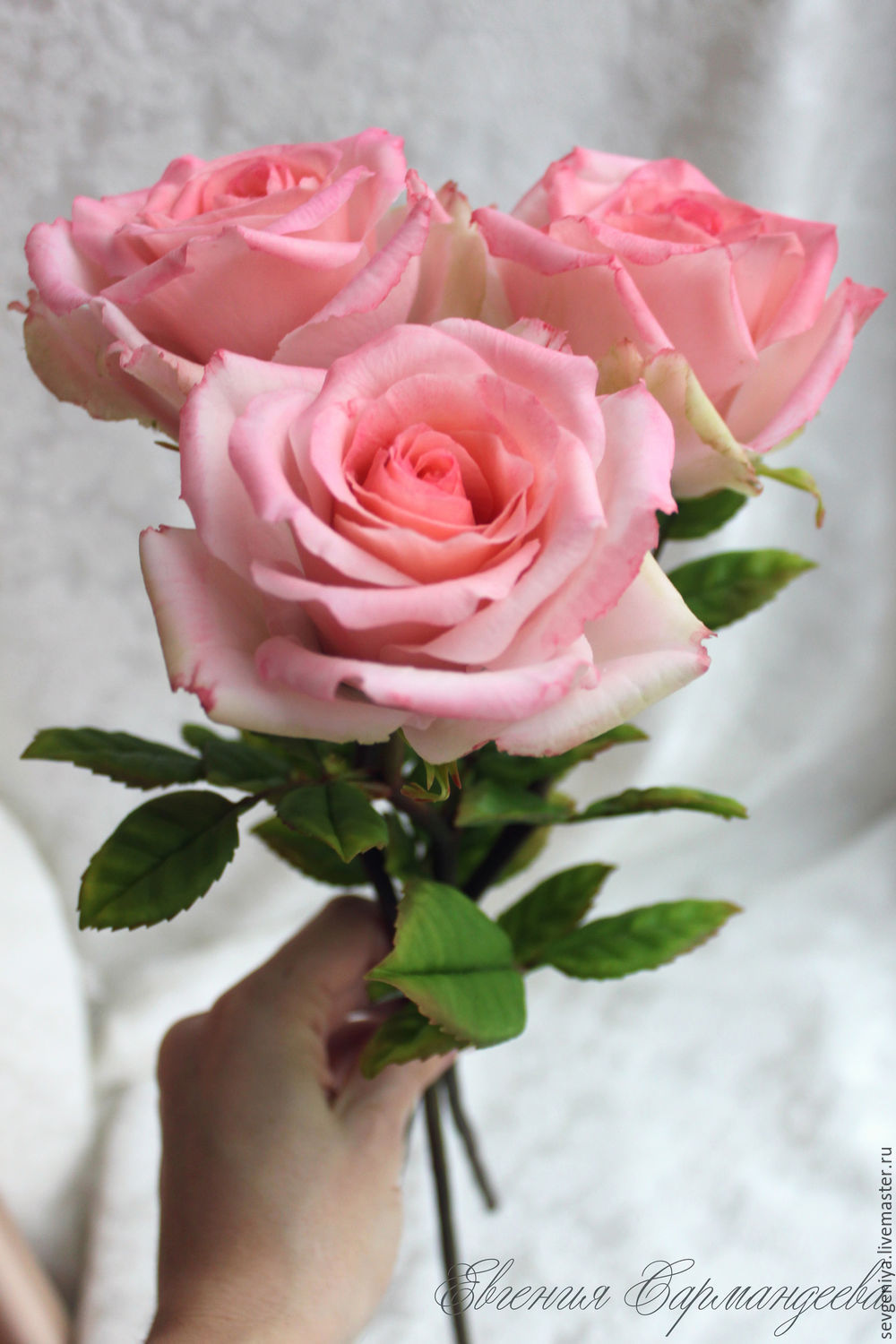 Розы ручной работы и пасхальная корзина цветов. Холодный фарфор | Пикабу