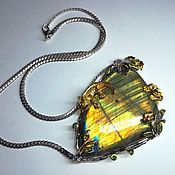 Украшения handmade. Livemaster - original item Chameleon necklace with shining labrador. Handmade.