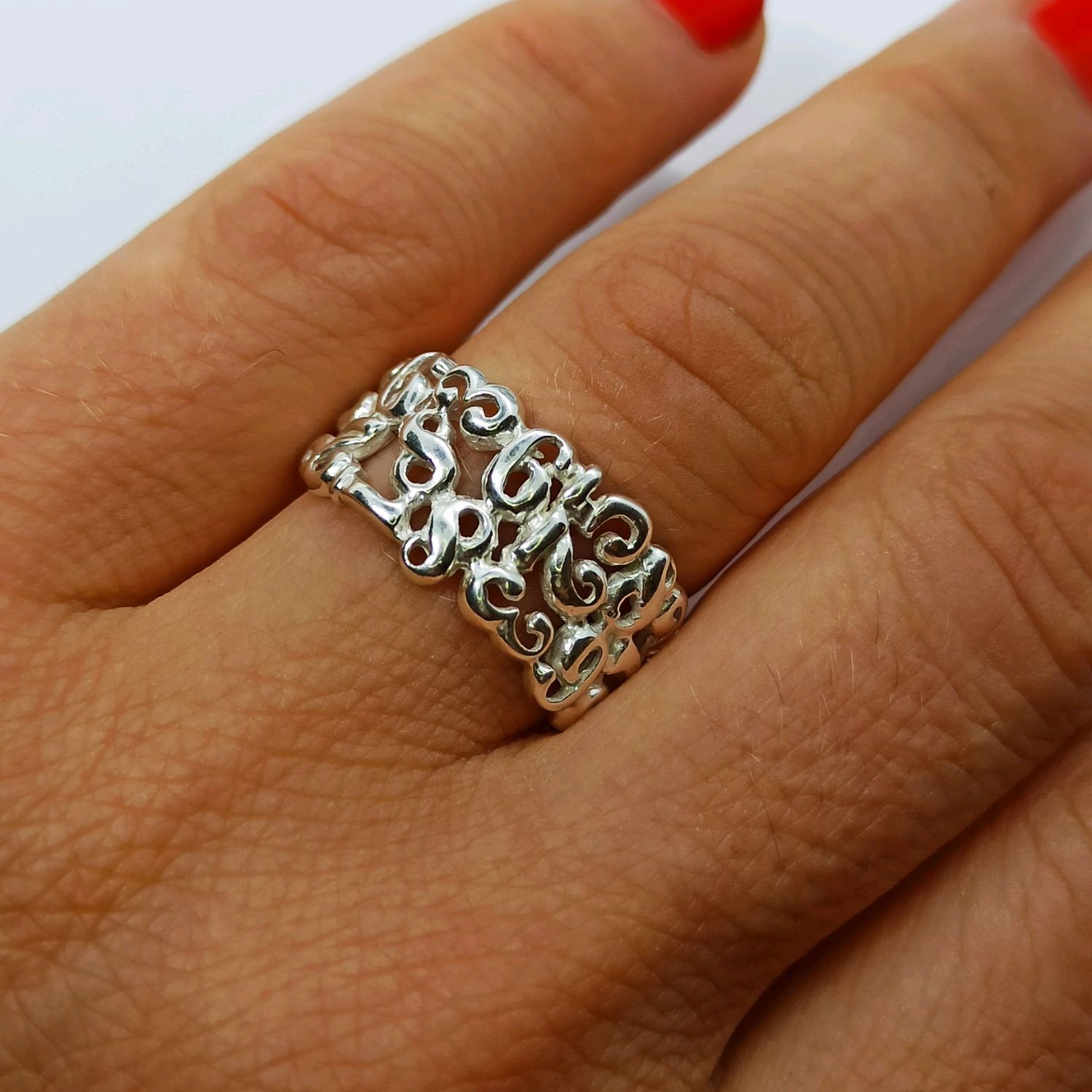 Кольца купить иваново. Кольца. Необычные серебряные кольца. Необычные золотые кольца. Серебряные кольца женские.