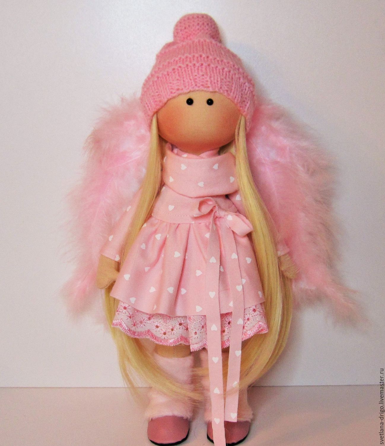 Розовая куколка. Текстильная кукла с розовыми волосами. Тряпичная кукла с розовыми волосами. Розовое платье для текстильной куклы.