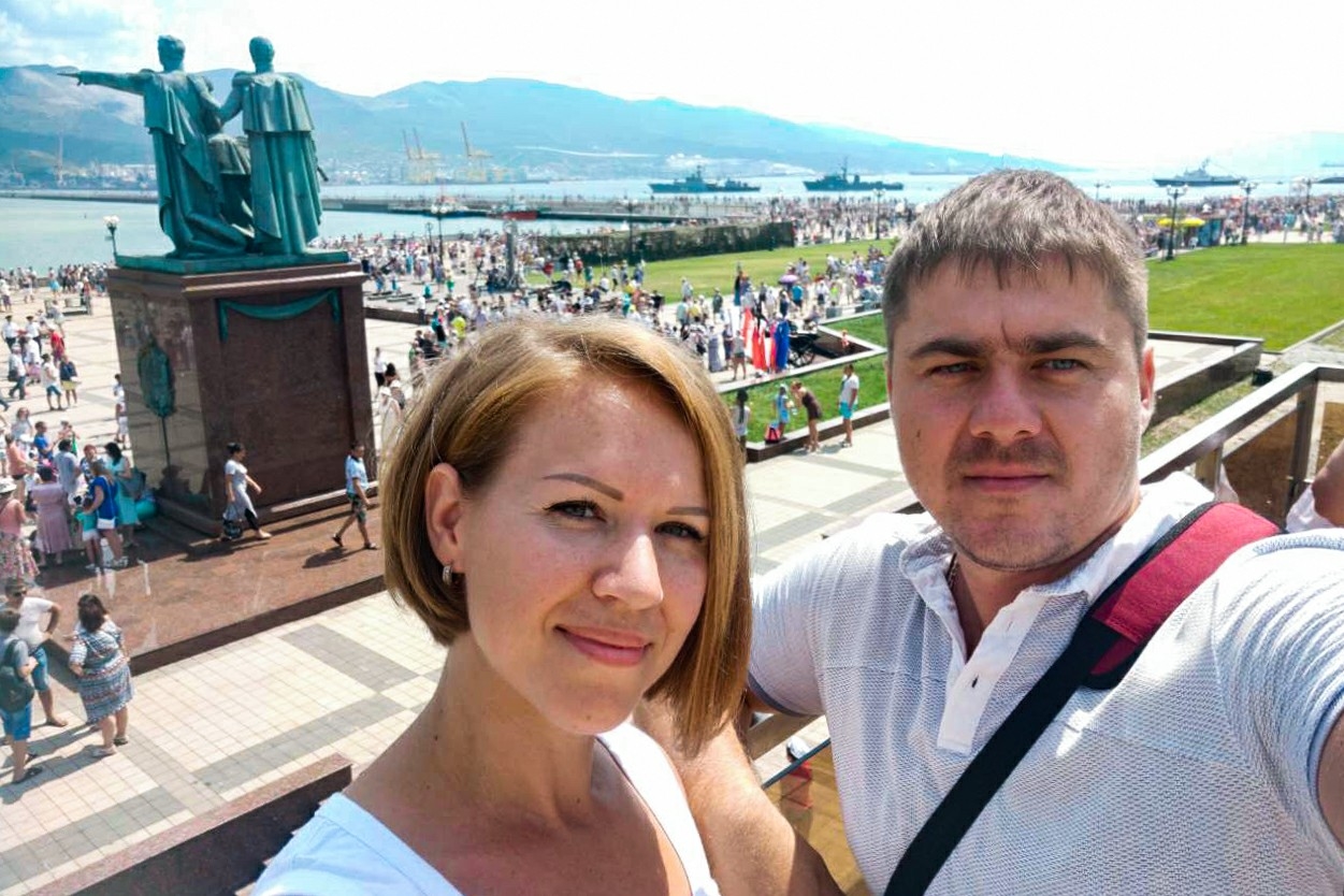 Рады с Вами познакомиться:) Алла и Владимир)