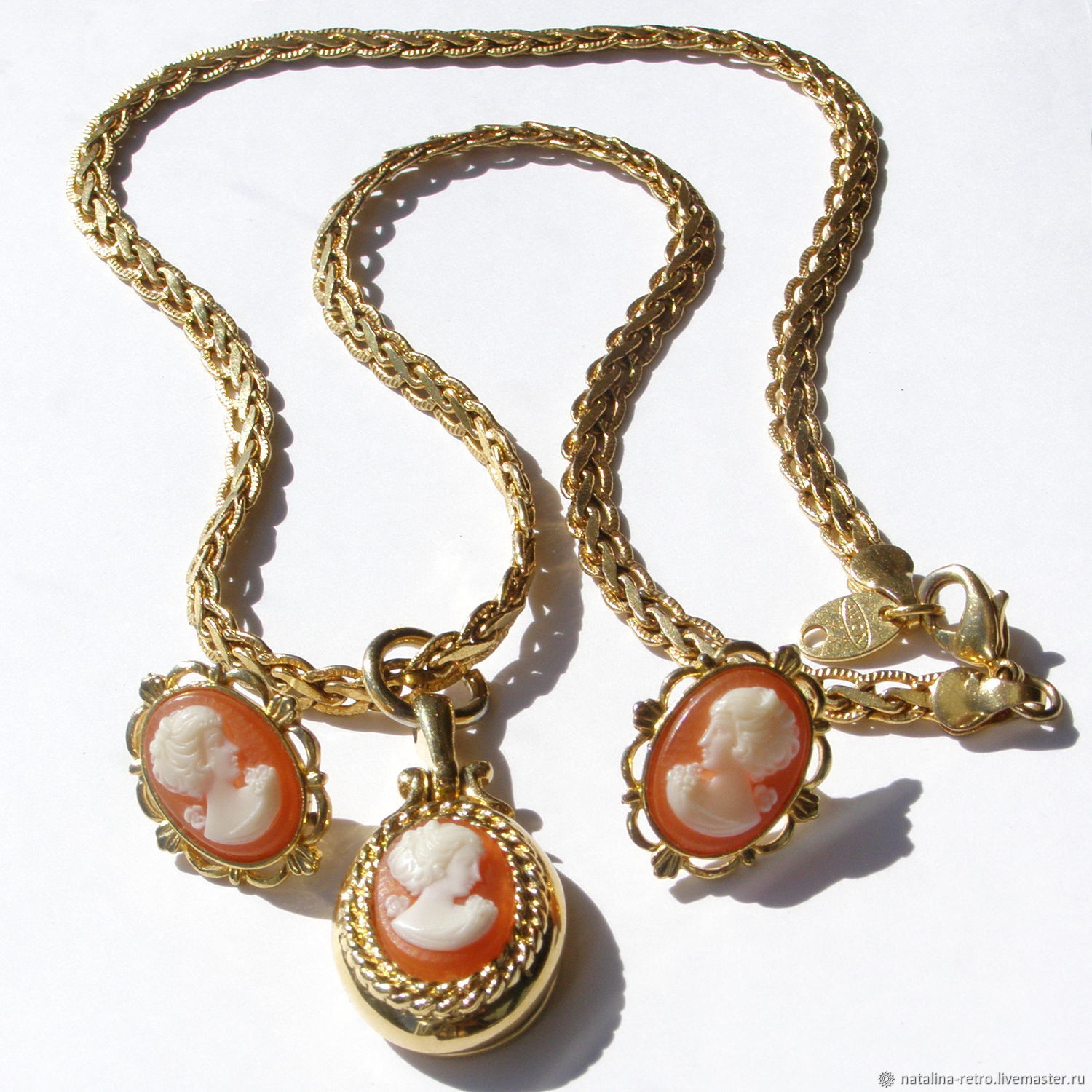 Avon cameo necklace