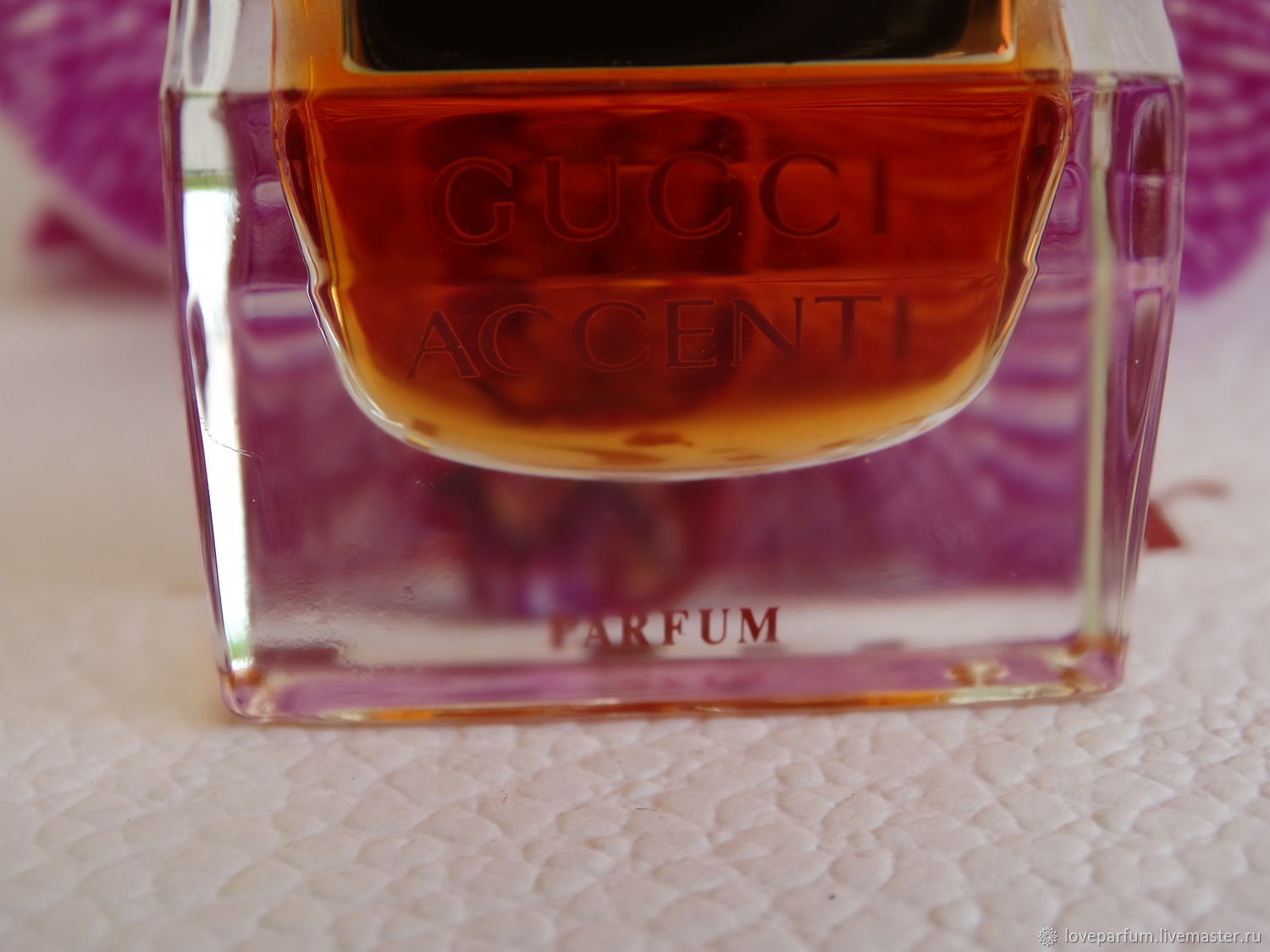 Духи 7 день. Духи Gucci Винтаж. Духи Франция Винтаж гуччи. Миниатюрные духи Винтаж. Женский Парфюм 1995 года.