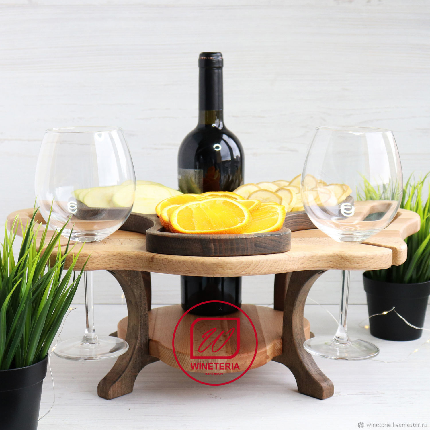 столики для бокалов из дерева вина