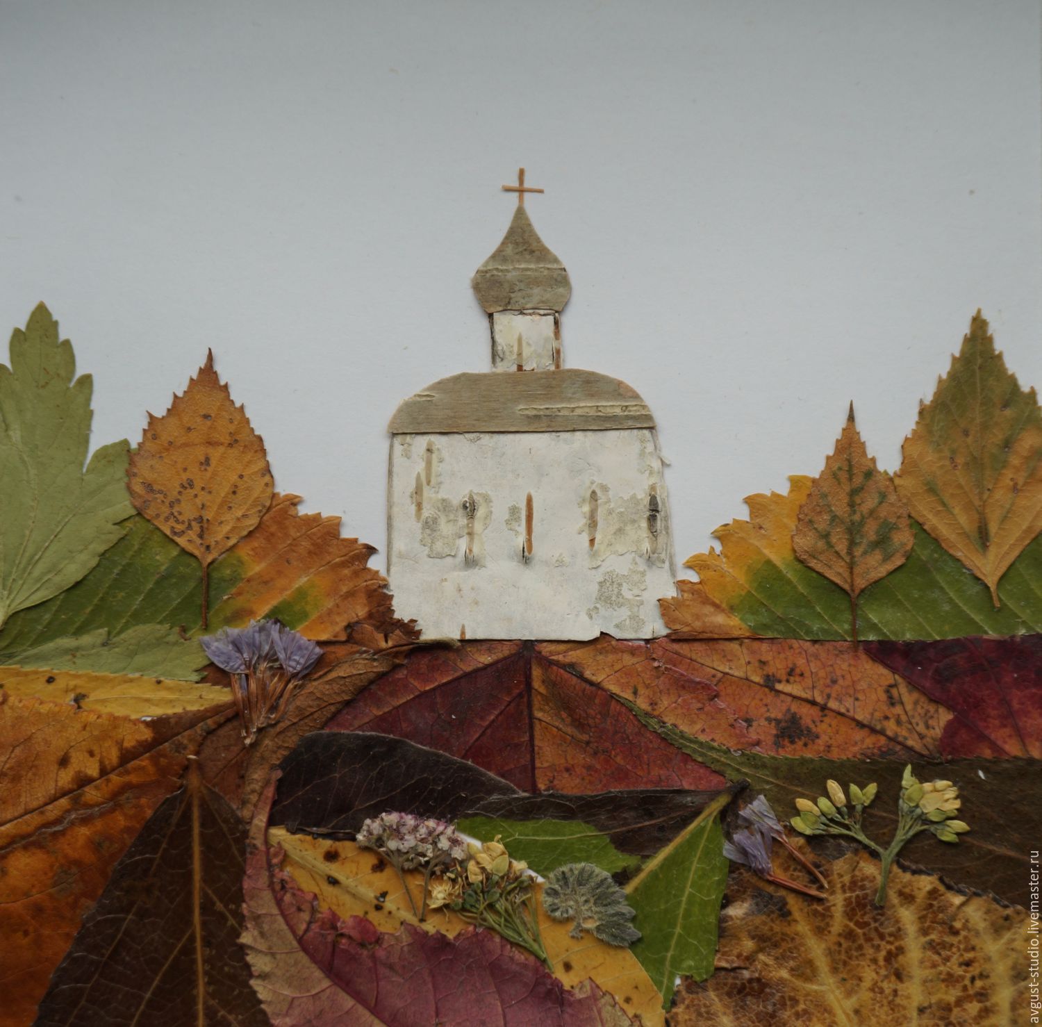Церковь из листьев