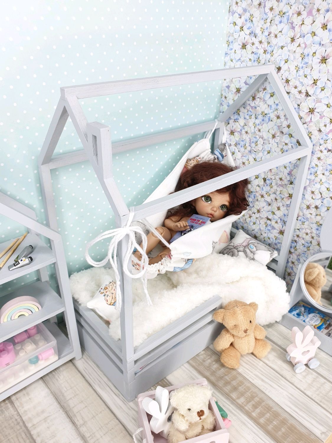 Детская кровать кукольный домик