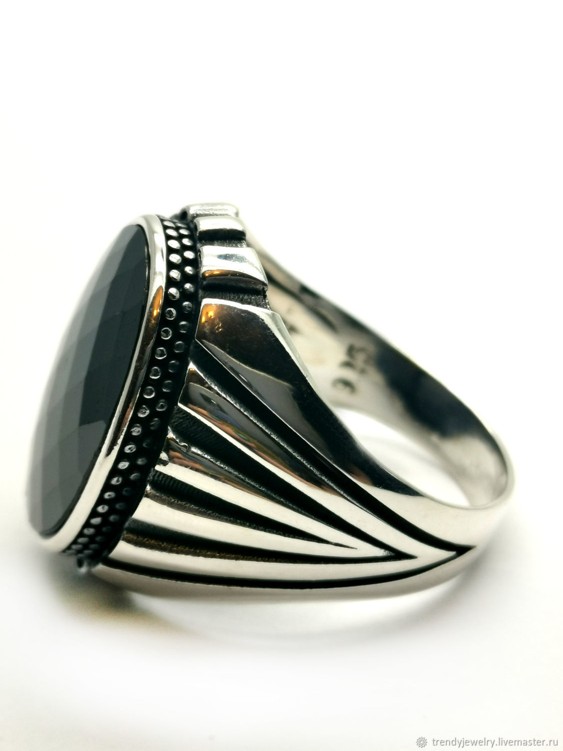 Кольцо мужское серебро с камнем черным проба 925