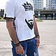 Крутая белая футболка Борода и корона, рэп футболка с лампасами. Футболки и майки мужские. Лариса дизайнерская одежда и подарки (EnigmaStyle). Ярмарка Мастеров.  Фото №4