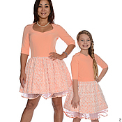 Одинаковые платья для мамы и дочки со шлейфом, комплект
