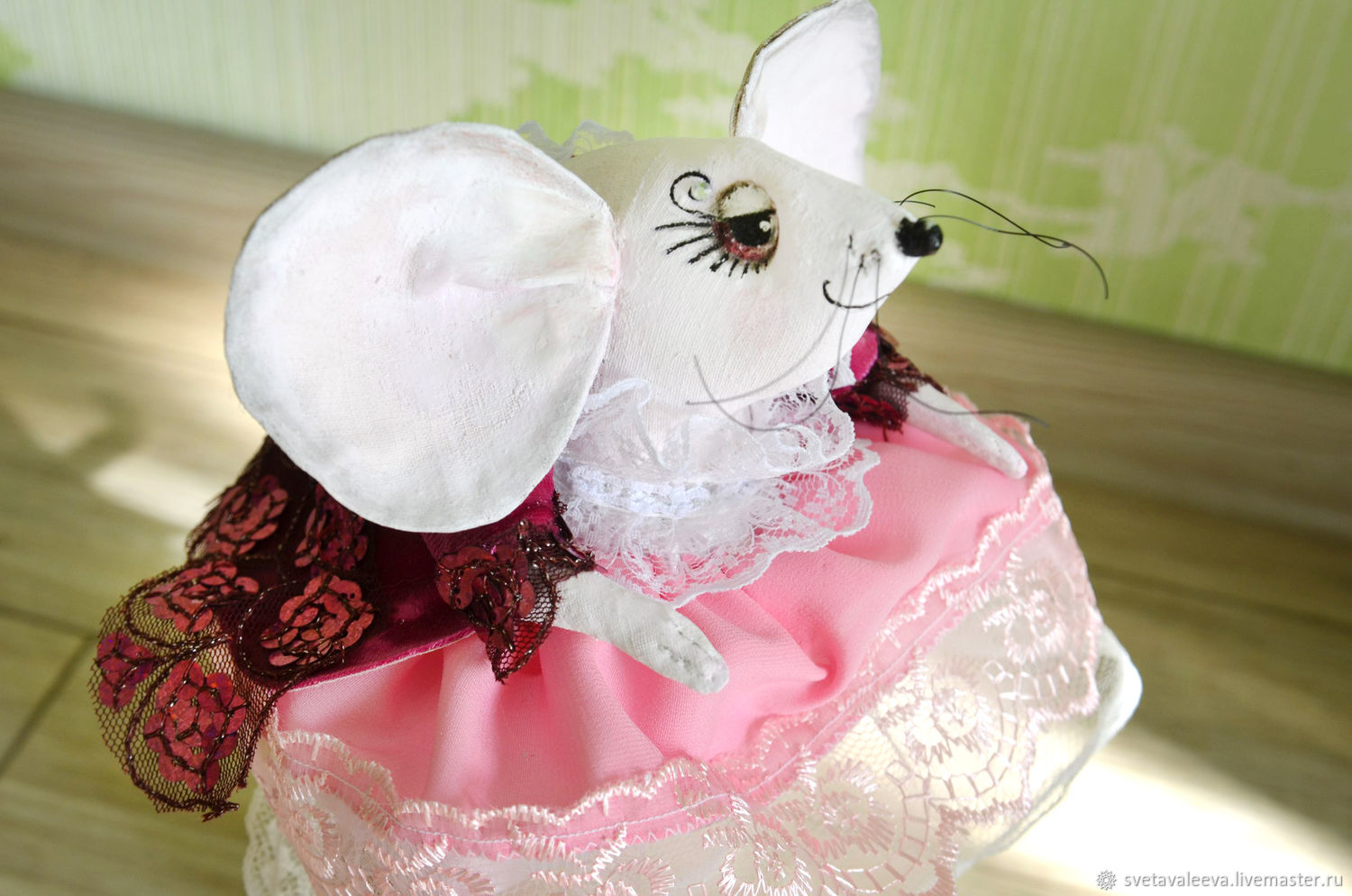 Мышка соня из алисы в стране чудес картинки