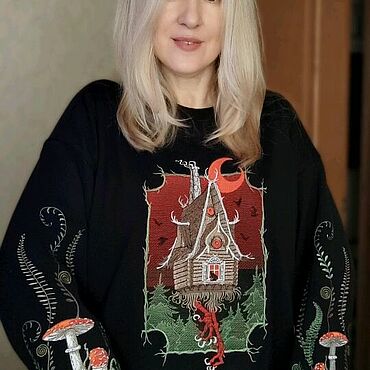 Одежда ручной работы. Ярмарка Мастеров - ручная работа Свитшот с вышивкой в русском стиле Избушка Бабы Яги. Handmade.