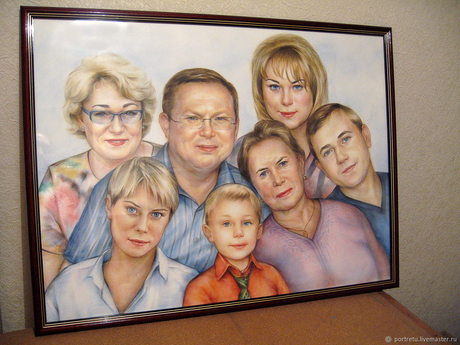 Портрет большой семьи на холсте