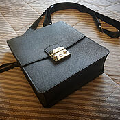 Удобная черная женская сумочка из натуральной кожи ручной работы