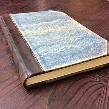 Канцелярские товары ручной работы. Ярмарка Мастеров - ручная работа Подарочная именная книга для друга, со стихами в стиле Пушкина. Handmade.