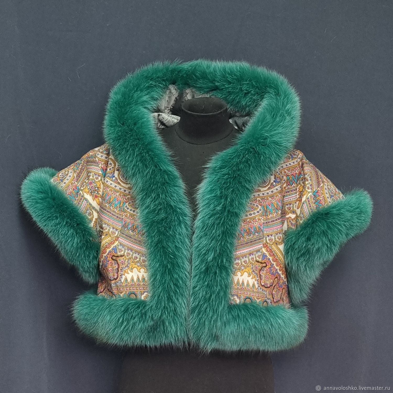 Укороченная жилетка с мехом песца в интернет-магазине Ярмарка Мастеров ...