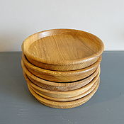 Две деревянные тарелки из дуба которые вкладываются одна в другую