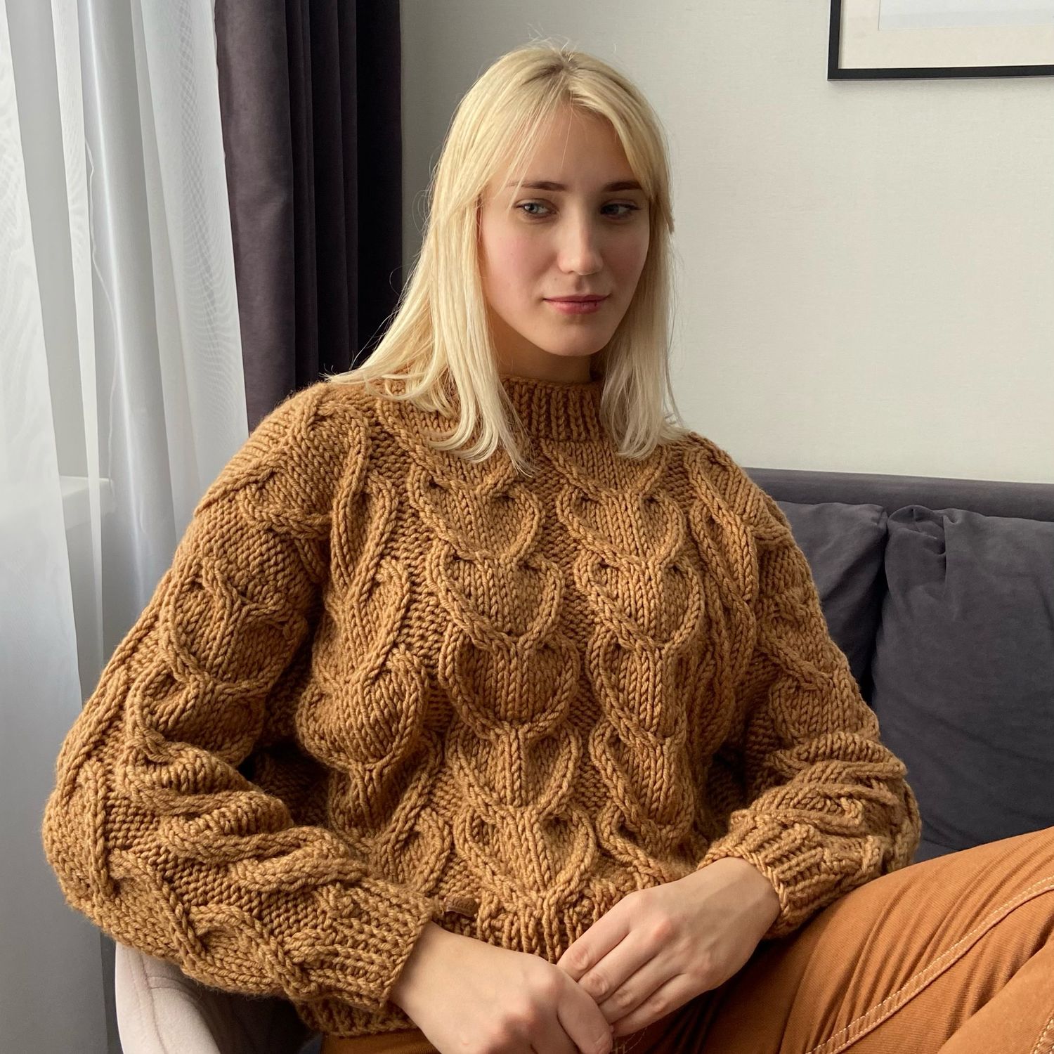 Как связать женский свитер спицами: стильный свитер для девушки